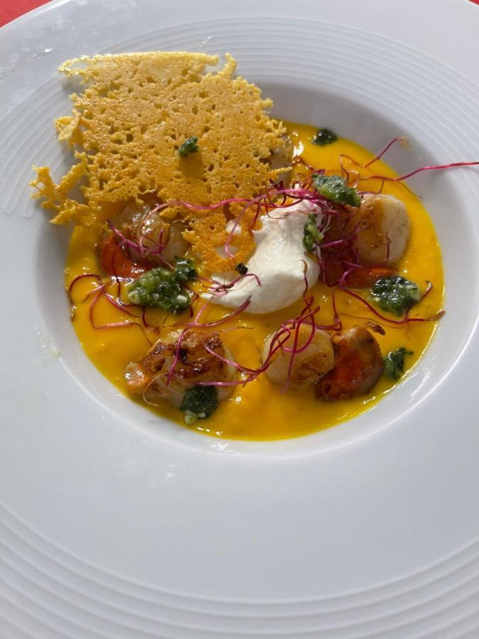 Logis Hotel Restaurant Cazes Arazat Laissac Buitenkant foto