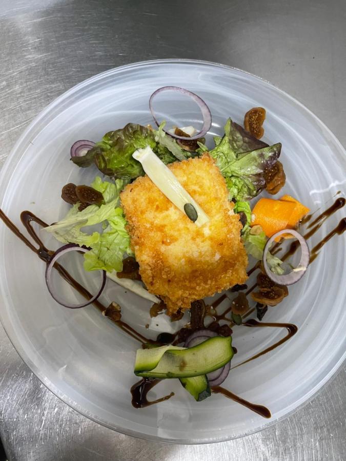 Logis Hotel Restaurant Cazes Arazat Laissac Buitenkant foto