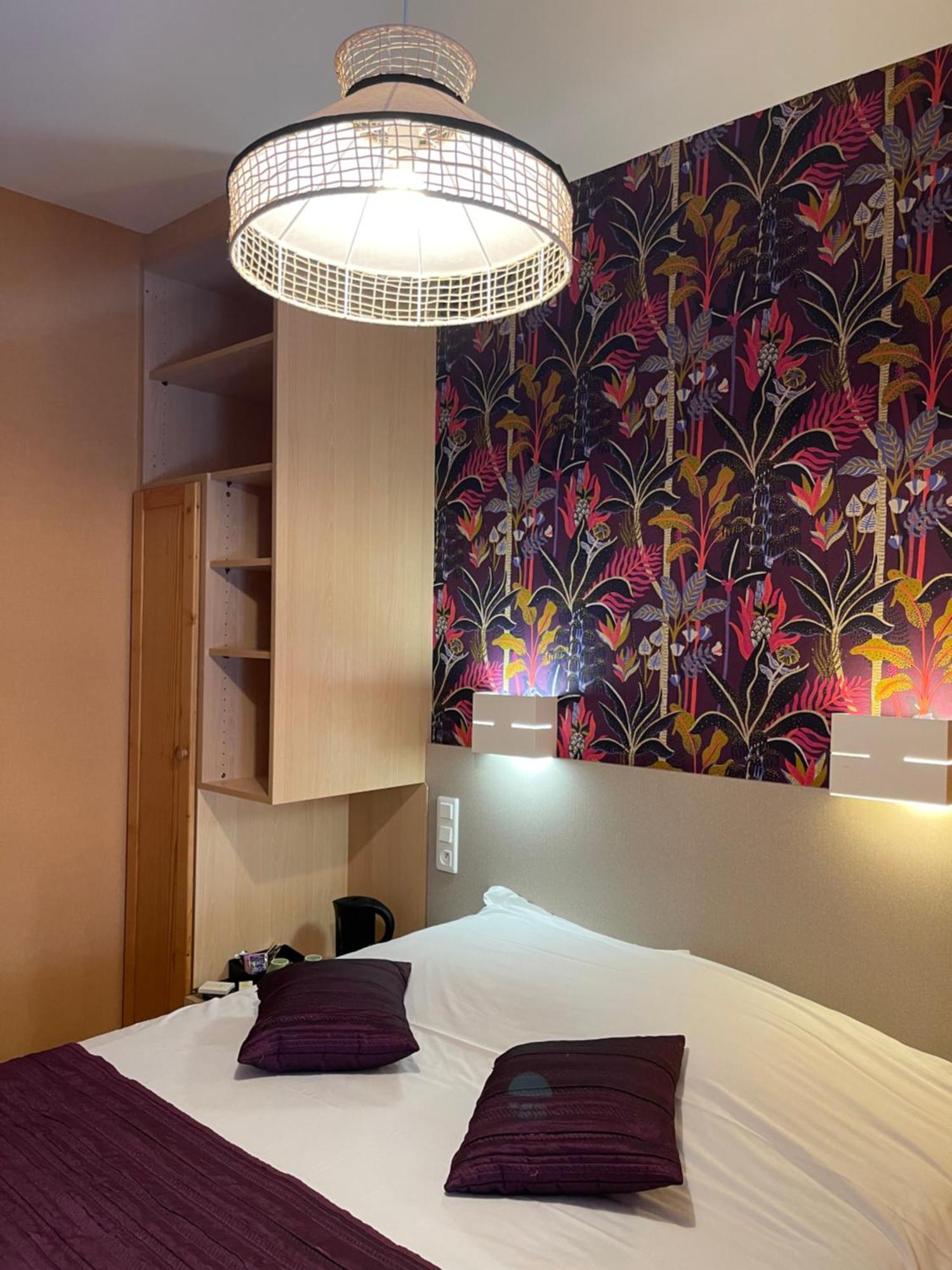 Logis Hotel Restaurant Cazes Arazat Laissac Buitenkant foto