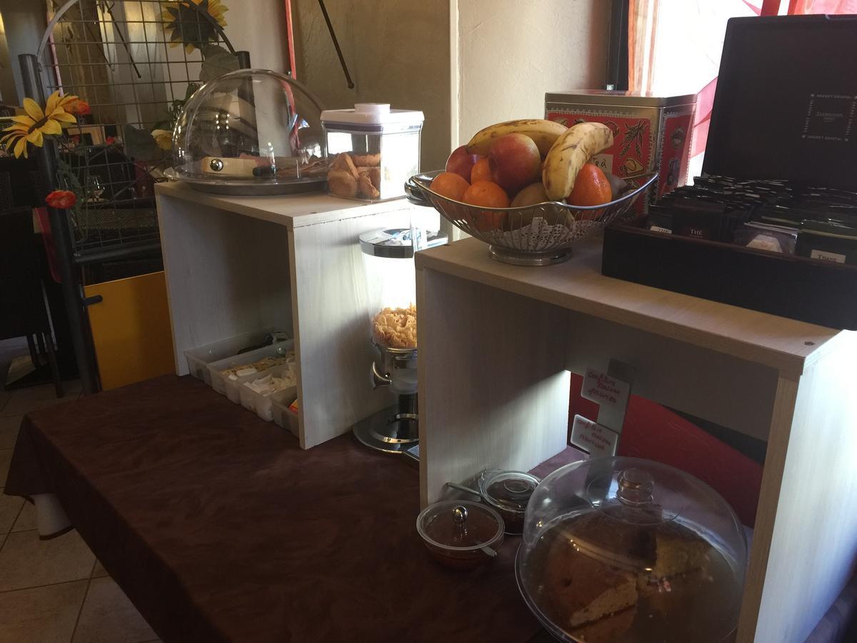 Logis Hotel Restaurant Cazes Arazat Laissac Buitenkant foto