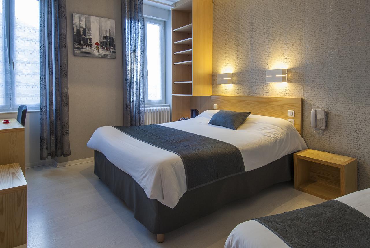 Logis Hotel Restaurant Cazes Arazat Laissac Buitenkant foto
