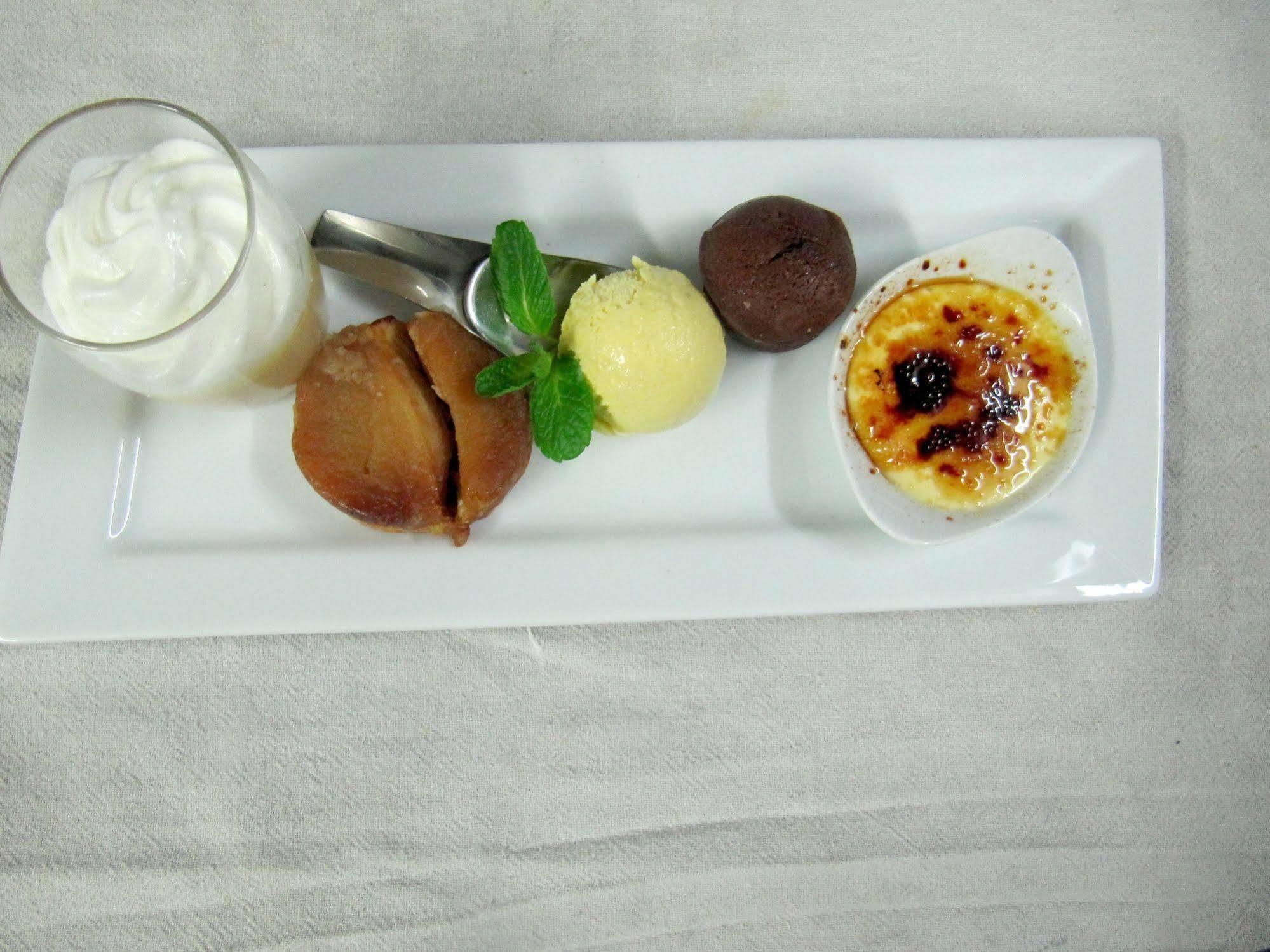 Logis Hotel Restaurant Cazes Arazat Laissac Buitenkant foto